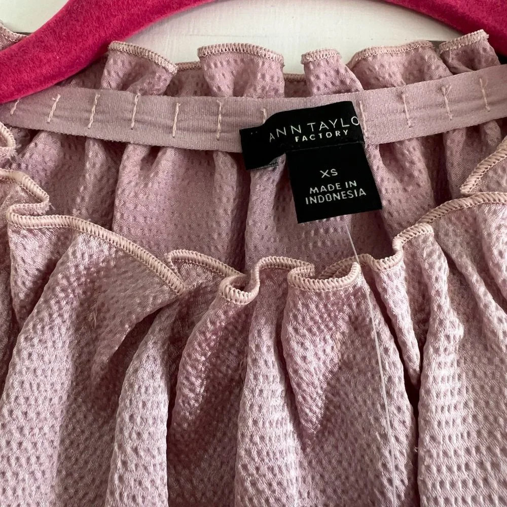 Ann Taylor Factory metallic Mauve Purple top Size XS - Picture 2 of 3